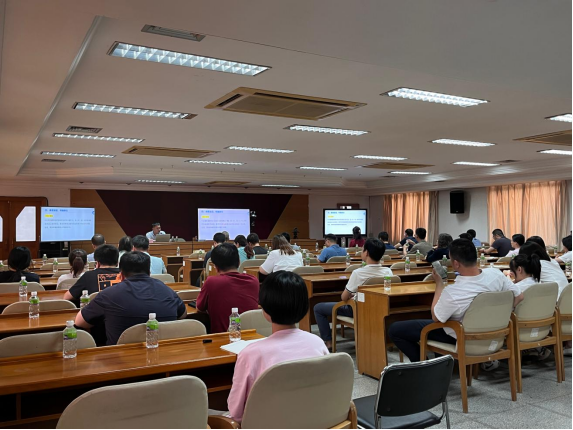 240718开云电竞官方网站自然资源局举办“干部讲堂系列”自然资源开发利用专题讲座 (2).png