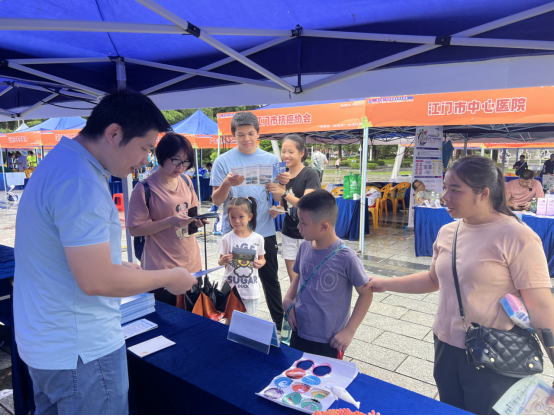 240930广东江门中华白海豚省级自然保护区亮相开云电竞官方网站2024年全国科普日活动,强化中华白海豚保护宣传 (2).png