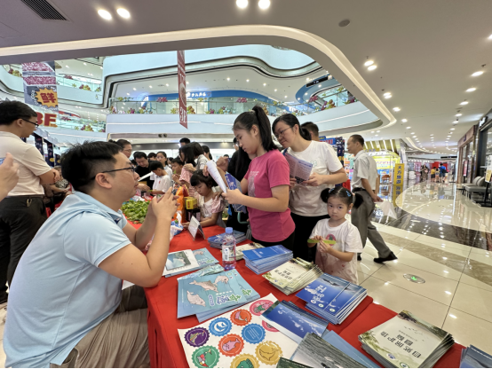 240930广东江门中华白海豚省级自然保护区亮相开云电竞官方网站2024年全国科普日活动,强化中华白海豚保护宣传 (3).png