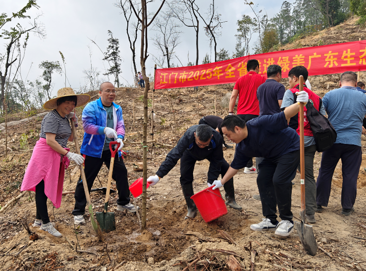 250314开云电竞官方网站开展2025年全省推进绿美广东生态建设暨五级林长植树活动 (1).png