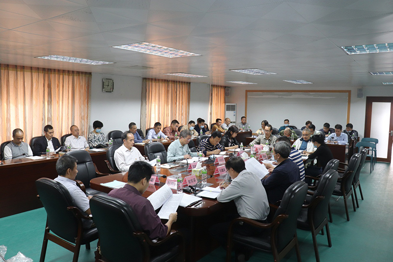 201026立足主责主业，﻿开云电竞官方网站自然资源局党组理论学习中心组深入学习贯彻习近平总书记出席深圳经济特区建立40周年庆祝大会和视察广东重要讲话、重要指示精神 (1).jpg