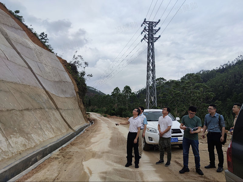 230504﻿开云电竞官方网站自然资源局开展“五一”节前森林防火、地灾防治和安全生产大检查 (2).jpg