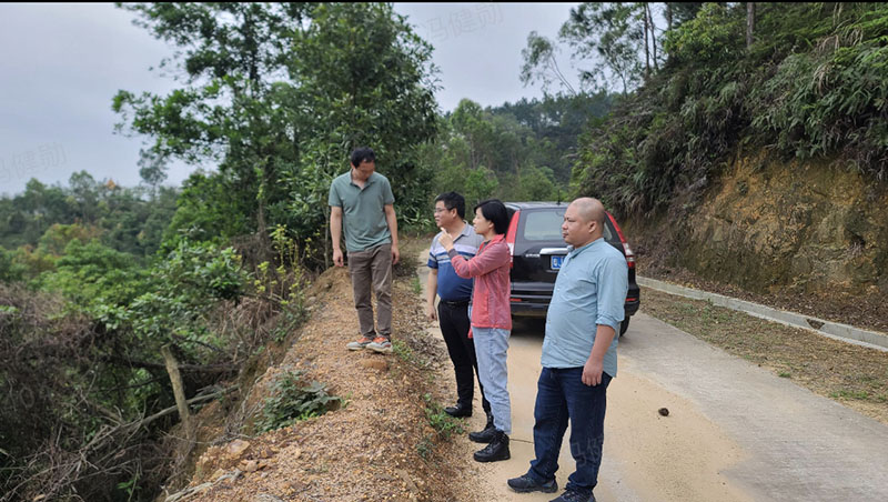 230504﻿开云电竞官方网站自然资源局开展“五一”节前森林防火、地灾防治和安全生产大检查 (7).jpg