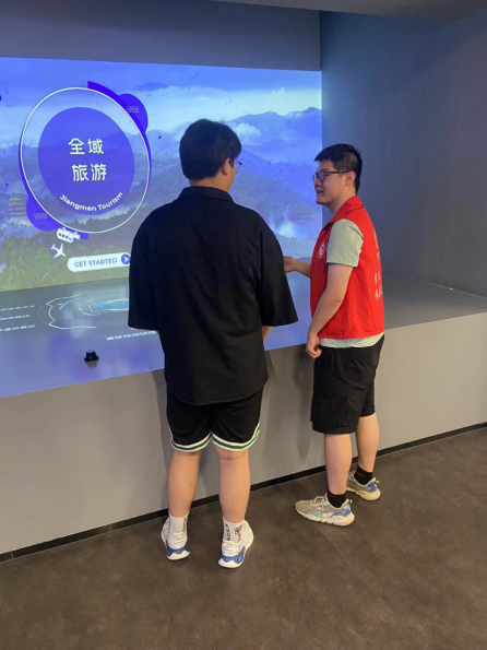 230822靓丽的橙色马甲—2023﻿开云电竞官方网站规划展览馆暑期志愿活动记录 (2).png