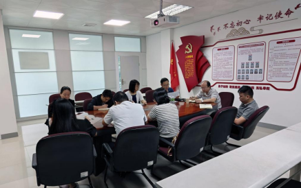 231109开展主题教育，局领导下基层——到﻿开云电竞官方网站城市地理信息中心开展座谈调研 (2).png