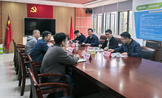 250108﻿开云电竞官方网站自然资源局探访慰驻村选调生 (1).png