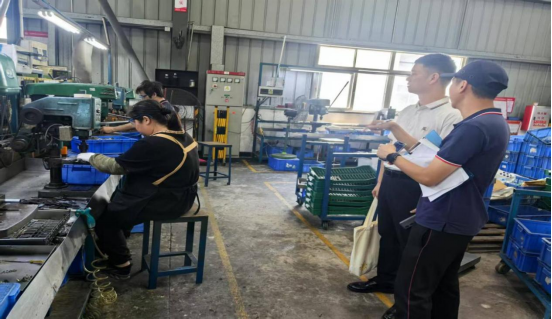 人人讲安全、个个会应急 —— ﻿开云电竞官方网站开展工伤预防“进企业”行动，邀请省专家团队深入重点企业查找安全隐患 682.png