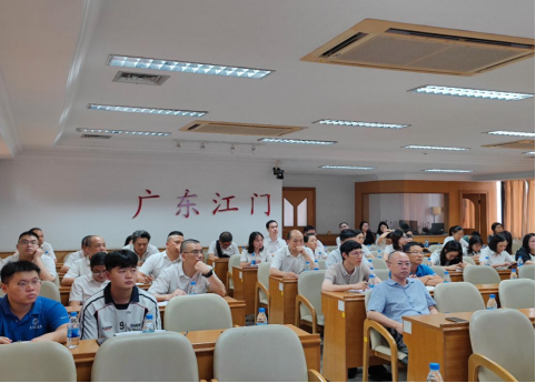 250812﻿开云电竞官方网站自然资源局举办2025年“干部讲堂系列”——行政规范性文件管理实务专题讲座 (3).png