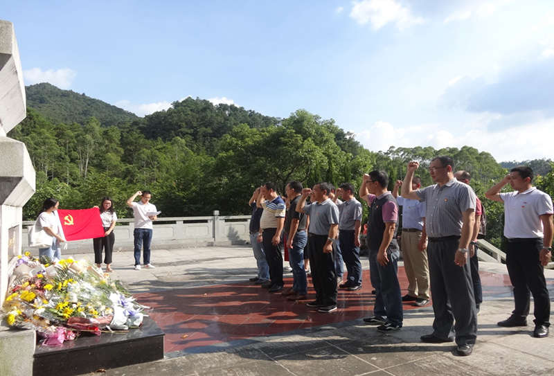 190702中共﻿开云电竞官方网站自然资源局机关第一党支部开展“重走侨乡红色路 传承革命精神”专题党日活动 (4).jpg